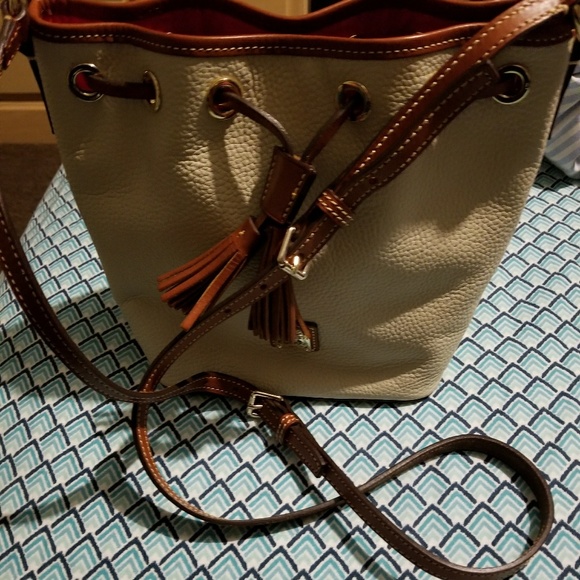 *SOLD* Dooney & Bourke Crossbody - Picture 8 of 8